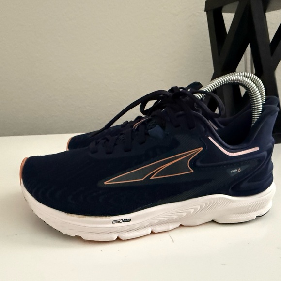 Altra Women's Navy and Beige Running Shoes - Picture 4 of 7